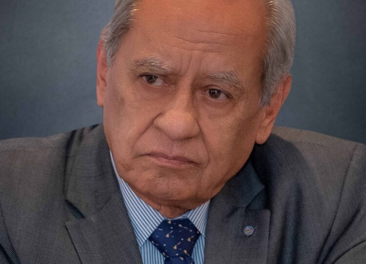 La política al revés