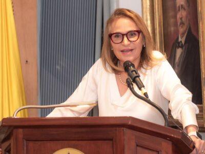 Con fe en la democracia y en Colombia