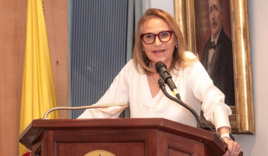 Con fe en la democracia y en Colombia