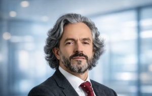 Juan Daniel Oviedo: “Uribe no es el vocero de la gran consulta por Colombia”.