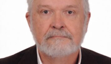 ¿A dos cuadras de distancia?