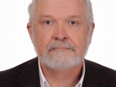 ¿A dos cuadras de distancia?